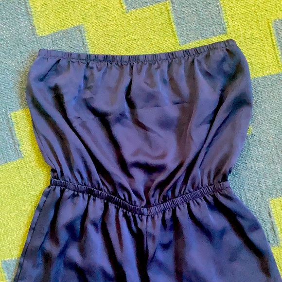 Urban Outfitters sleeveless navy romper. Size M - Picture 2 of 3